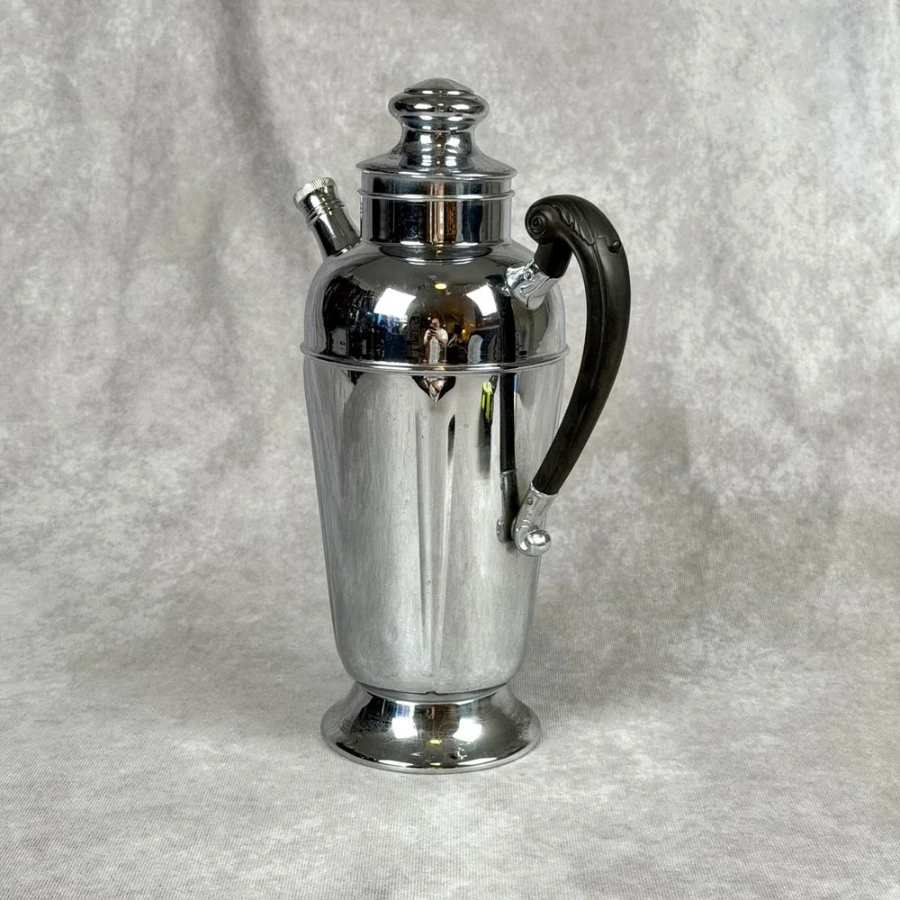 Vintage Art Deco Chrome Cocktail Shaker with Bakelite Handle Mid Century Barware